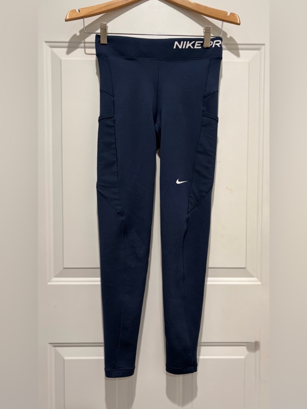 Nike Pro Navy Women’s Therma-Fit Leggings with Side Pockets, Small